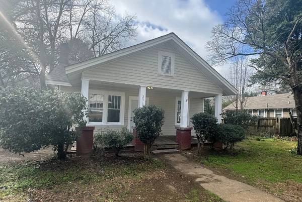 Charming 3 Bed, 2 Bath Single Family Home in Montgomery, AL - $1150/mo 1