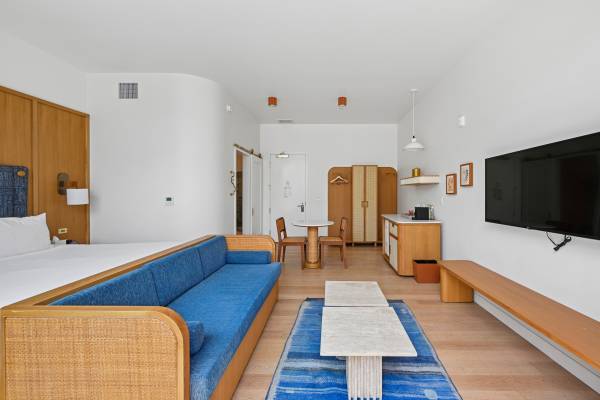 $1,849 / 227ft2 - Tour our Short-Term Rentals Today (West Adams)63953078837635120