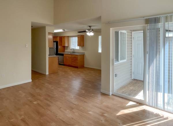 $1,649 / 2br - Washer/Dryer in Every Home & Public Transport Out Front - 2B in Aloha (Beaverton / Aloha)63914741118722122
