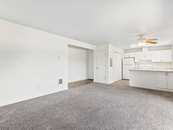 $1,525 / 2 habitaciones - 858 pies² - Apartamento de 2 habitaciones y 1 baño en planta baja, con $500 de descuento en el primer mes de alquiler63672654625153120