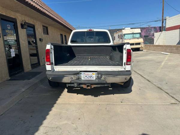 2006 Ford F350 Super Duty Crew Cab, 164050 millas - $15997,00 (Lancaster)63470042849921123