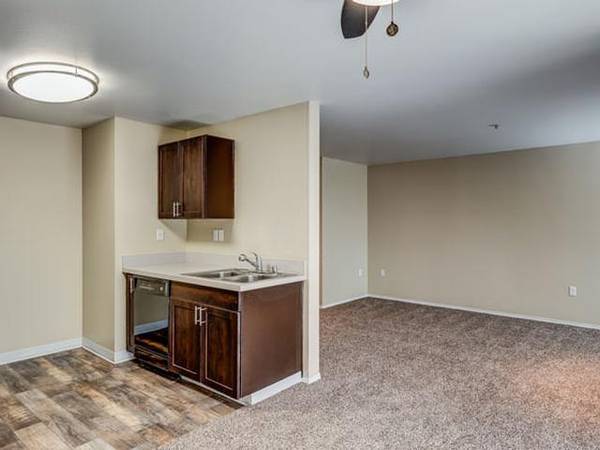 $1,700 / 1br - 691ft2 - Quiet, Clean and Peaceful. Tastefully Upgraded with Private Balcony. (Kent)63929301875971122