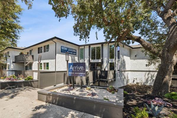 $3,020 / 2br - 1000ft2 - Sparkling Pool, Modern Fixtures, Pet Friendly63981244018050123