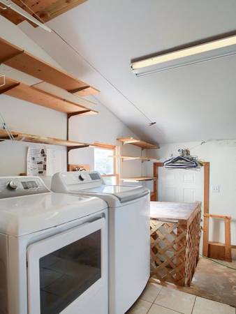 2bedrooms and 2 bathrooms With its impressive layout and generous squa 1