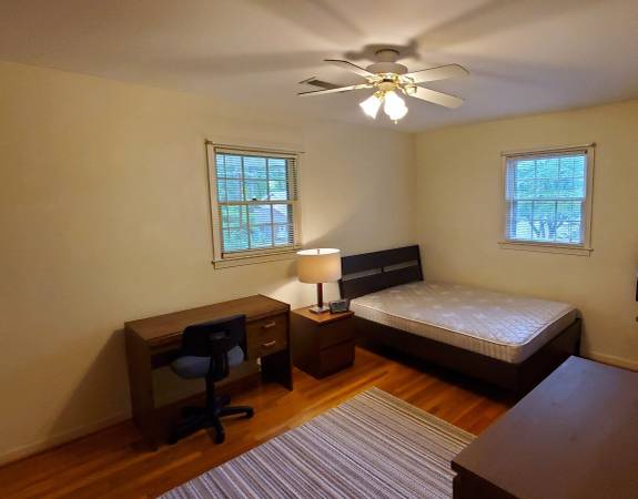 $750 / 6br - 3000ft2 - FURNISHED ROOM IN A BIG QUIET CLEAN HOUSE, MONTHLY, NO SMOKING/PETS (Norcross)63964401068802124