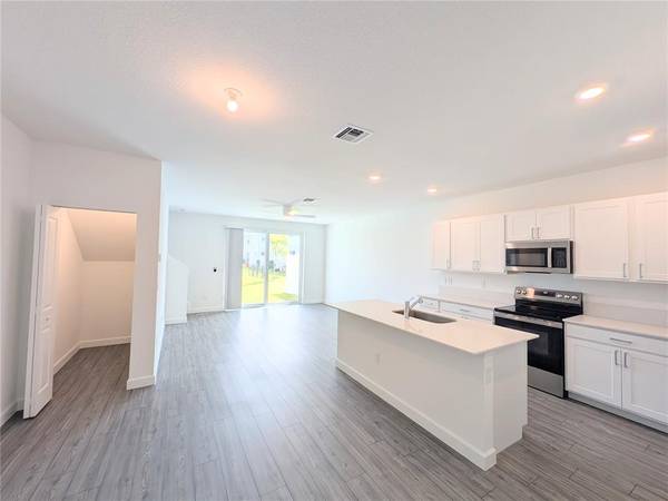 $2,300 / 3br - 1635ft2 - Townhome nuevo de 3 habitaciones y 2.5 baños (Port Saint Lucie)63867159272961123