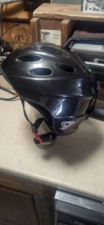 GIRO model 9 ski/snowboard helmet 1