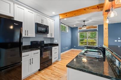 $2,295 / 3br - Three bedroom / 2.5 bath home in desirable West Asheville (Asheville)64029373384707122
