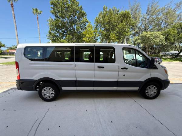 2018 FORD TRANSIT T350 15 PASSENGER CLEAN TITLE 1 OWNER LOW ROOF A/F - $16,899 (CALL DANIELA 954-648-5965 :: 6001 SW 35TH STREET MIRAMAR FL)63480083415555124