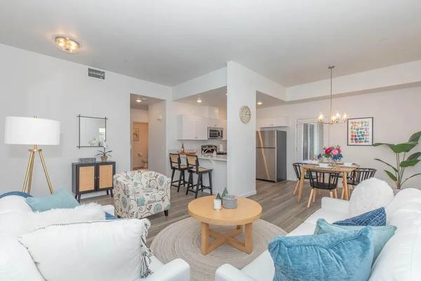 $2,140 / 2br - 1106ft2 - EXPERIENCE ELEVATED LIVING! BEAUTIFUL & BRIGHT 2 BEDROOM APT HOME! (WHITE CABINETRY, QUARTZ COUNTER TOPS, AMPLE CLOSET SPACE!)64008333340290122