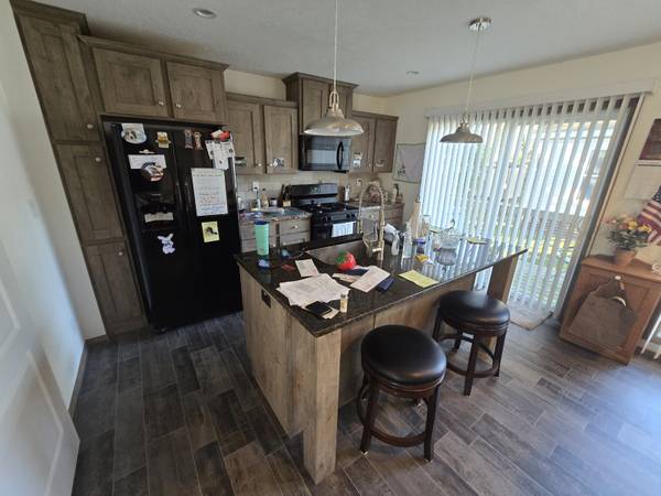$169,900 / 3br - 1568ft2 - Sheetrocked Throughout! Huge Granite Center Island! Recessed Lightng! (Farmington)64003960614145122