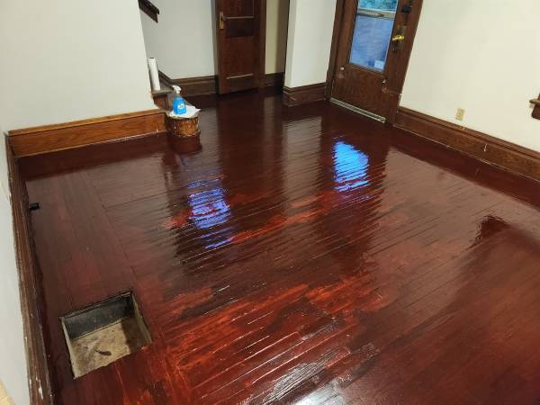 $325 / 4br - 2 Bdrms avail in house (Akron)63661026549507124