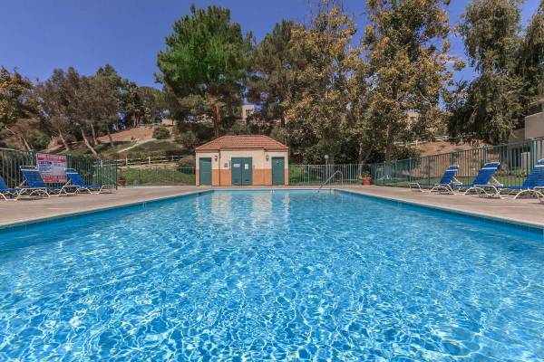 $2,399 / 2br - 945ft2 - En Canyon Country, Aire Acondicionado, 2 Habitaciones (Santa Clarita)63829303661443124