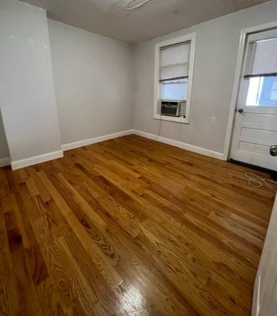 $2,300 / 2br - Neat East Boston 2 Bed For $2,300 AVAIL NOW (East Boston)64146855920897123