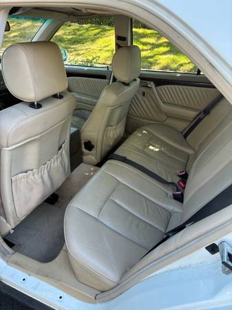 1996 Mercedes-Benz C220 W/CARFAX - $3,500 (Santa Rosa)63470790049283124