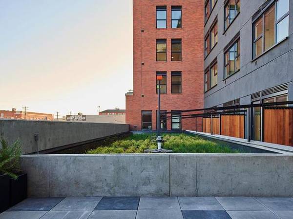 $1,650 / 1br - 603ft2 - Must-See 1 BR/1 BA Oasis with High Ceilings, Proudly Managed by Av (Central Eastside)63777384905217123