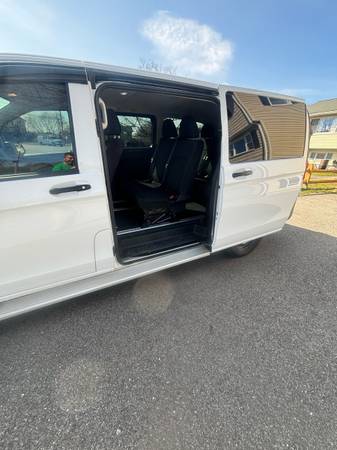 Need a ride to and from the Airport, or anywhere else ? 6 passenger 2023 van (Salem)64141786034177122