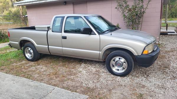 2000 GMC Sonoma SLS 1