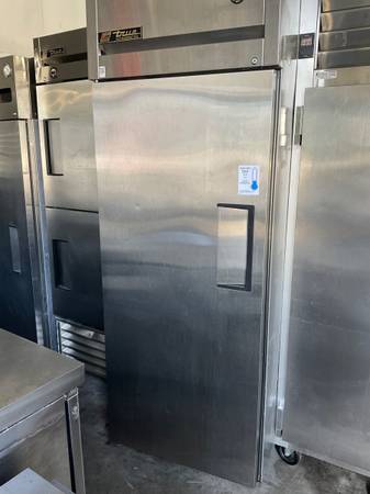 True solid door cooler 1