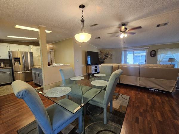 $114,891 / 2br - 1428ft2 - Price Reduced!! Make Offer On This 2B/2B Home W/ 1,428 Sq. Feet!! #254 (Edgewater)63791497637251122