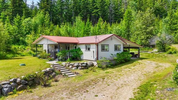 3 Bed Private Acreage 4.7 with Backup Power and HUGE shop 1
