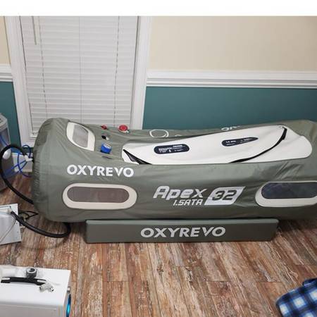Hyperbaric Oxygen Chamber (OxyRevo Apex 32) 1