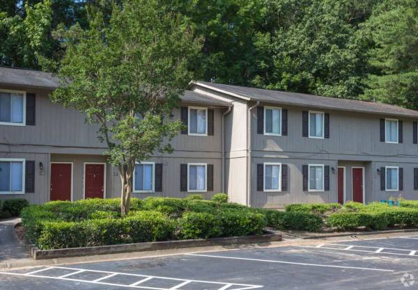 $1,571 / 3br - 1320ft2 - Get an amazing workout in our fully equipped Fitness Center! (Decatur - Near Wesley Chapel Shopping Center)63921561044739123