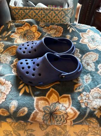 Excellent condition size 13 kids blue Crocs 1