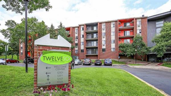 $1,560 / 2br - 1047ft2 - Air Conditioner, Controlled Access, Laundry Facility (12501 Portland Ave, Burnsville, MN)64048420737410124