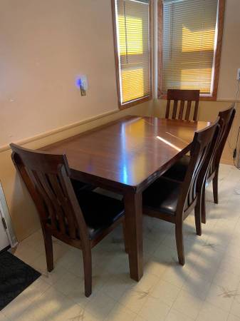Dining Room Extendable Table 1