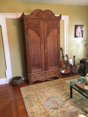 $1,600 / 1br - Amplio departamento de una habitación en primer piso (Florence MA)64017045478402123
