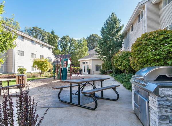 $1,649 / 2br - Aloha 2B Newly Updated - WD Included, Right by Max Light Rail & More (Beaverton / Aloha)63842022556289121