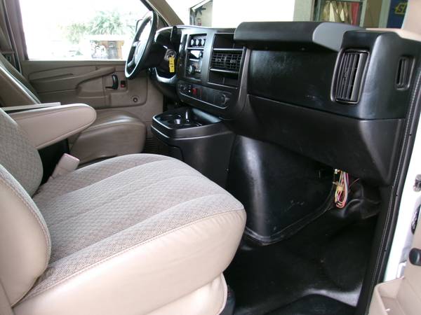 2012 Chevrolet Express G2500 - Photo 6