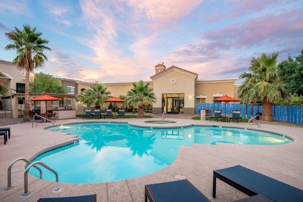 $1,300 / 2br - 896ft2 - Air Conditioning, Extra Storage, Mirrored Closet Doors (Tucson)63674963499011121