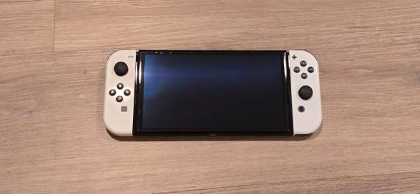 NINTENDO SWITCH OLED 1