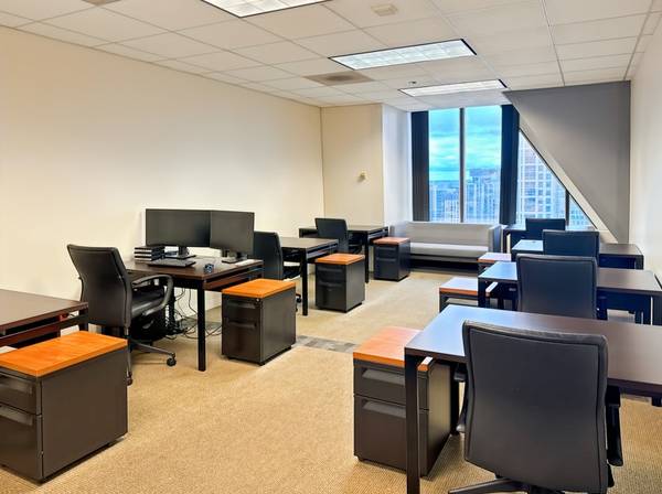 $287 Coworking AVAILABLE at the John Hancock Center! (Magnificent Mile)64172980480258120