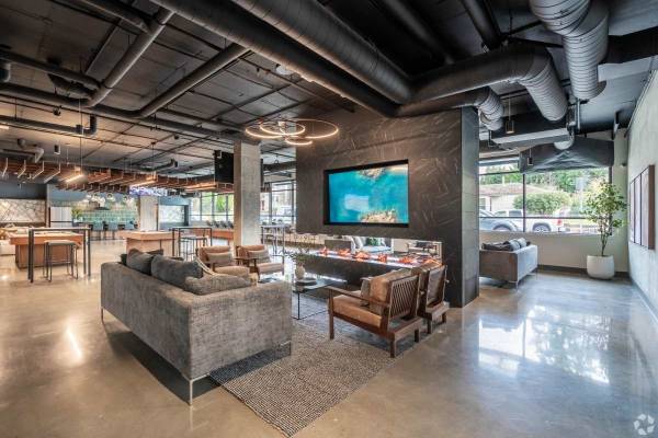 $1,824 / 469ft2 - Light Rail Access, Huge Gym, In-Home Washer & Dryer, Studio 1/BA63995108809859124