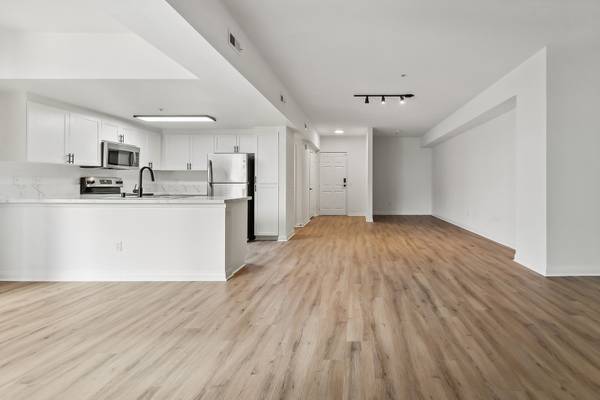 $3,305 / 2br - 1075ft2 - Conference Room, Media Room, Central Heating & A/C63845976296579124