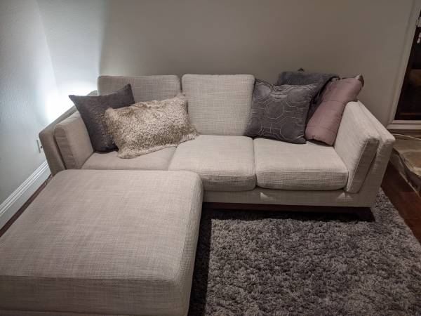 Article Ceni 83″ Sofa – Fresh White – Excellent Condition 1