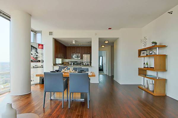 $3,415 / 2br - Printer's Row2/2 Apartment Spacious, Balcony, Gym, Rooftop Deck (South Loop)63898602850434122