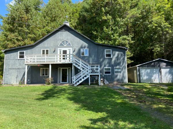 $275,000 / 3br - 1744ft2 - Recently updated 3 bed 2 bath house in beautiful Green Mountain, NC (Green Mountain)64029203357314120