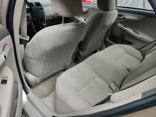 2009 toyota corolla le - $8,500 (Acton)63623750948611124
