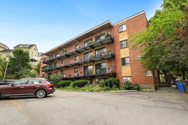 $1,200 / 1br - 675ft2 - Sublet. Owner out of state (Dorchester)63856337328897120