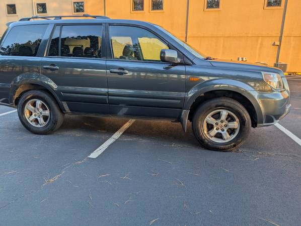 2006 Honda Pilot extra clean no issues runs great 3rd row seat - $3,500 (Loganville)63620106213377121