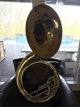 Yamaha YSH-411 BBb Sousaphone with case 1