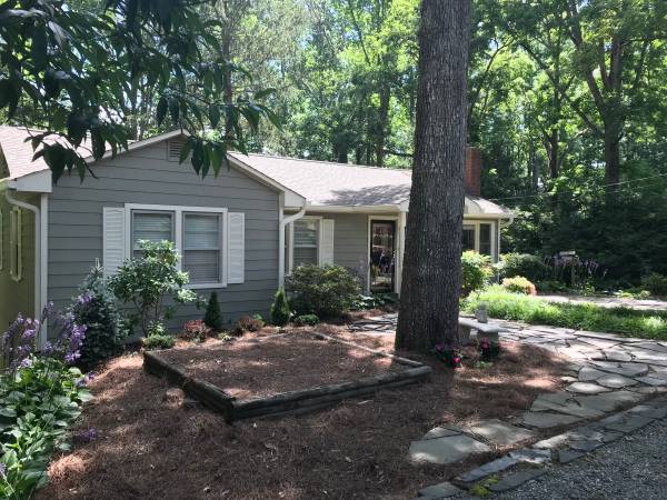 $2,400 / 2br - 2200ft2 - 53 Grove Circle (Brevard)64029374573443122