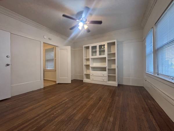 $1,295 / 1br - 500ft2 - * Estudio en Midtown, pisos de madera dura, excelente ubicación: 17th & Q * (Sacramento)64043494227075122