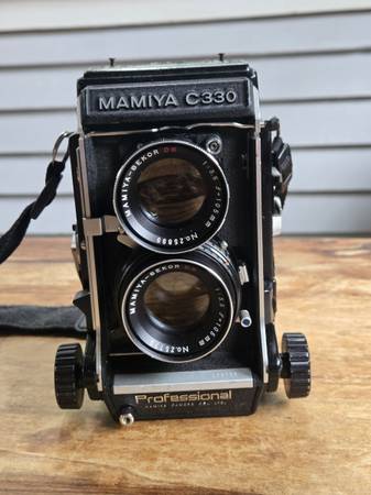 Mamiya C330 + 80mm f/3.5 Sekor Blue Dot lens - photo/video