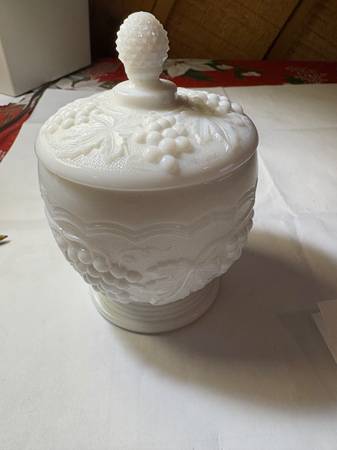 Covered candy dish 1