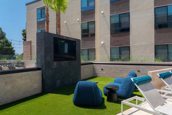 $3,432 / 1br - 562ft2 - Need To Move NOW? We Got You! (Carlsbad Village, Encinitas, Oceanside)63866051103491120